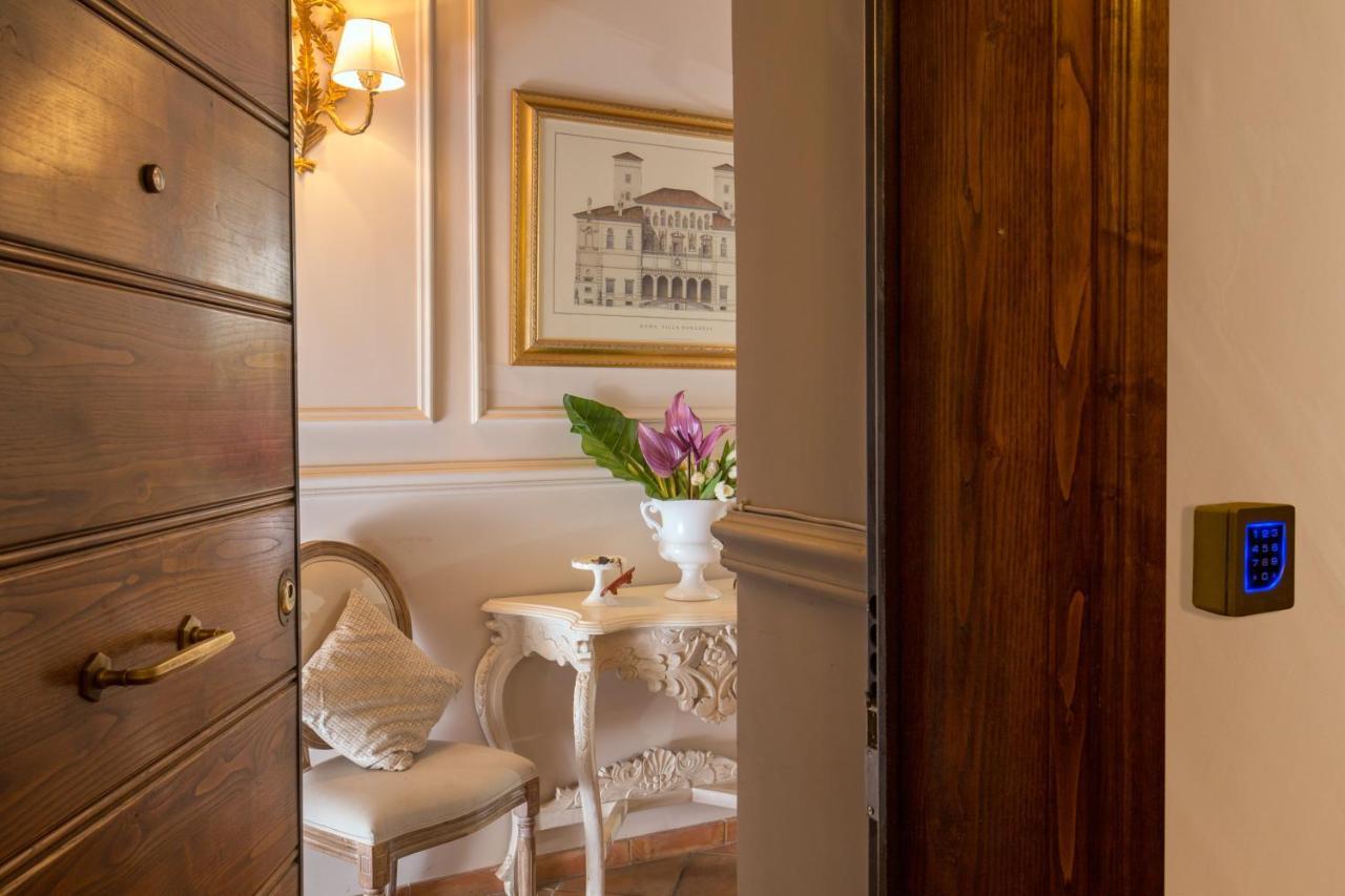 Apartamento Trevi Ab Aeterno - Amazing View Of The Trevi Fountain Roma Exterior foto